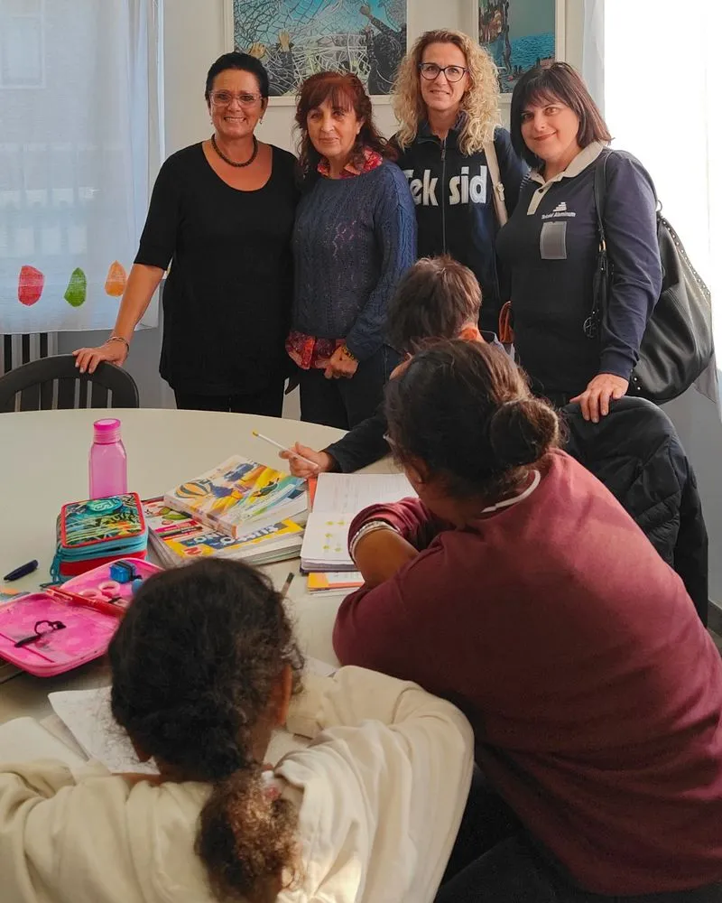 CARMAGNOLA - I dipendenti della Teksid donano materiale scolastico ai bambini di famiglie in difficoltà - FOTO