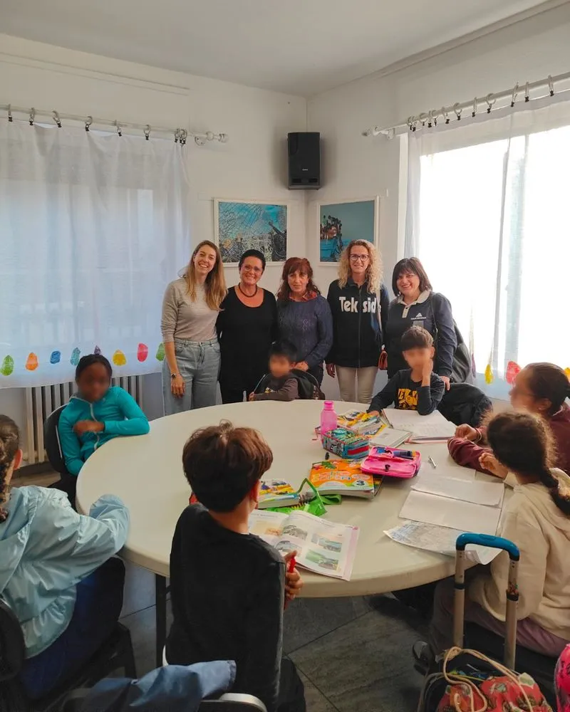 CARMAGNOLA - I dipendenti della Teksid donano materiale scolastico ai bambini di famiglie in difficoltà - FOTO
