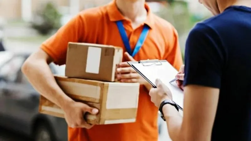 CARMAGNOLA - Scatta l'allarme truffe: finti corrieri Amazon in azione