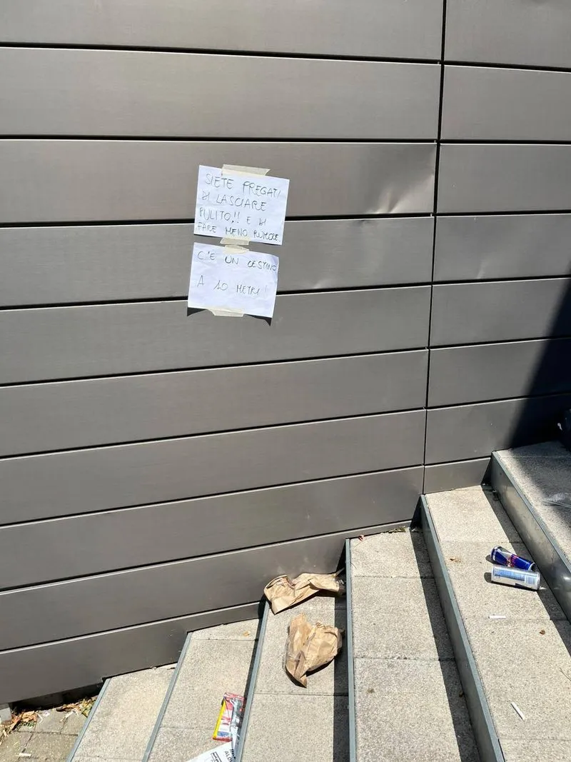 CARMAGNOLA - Vandali scatenati contro la nuova parrocchia di Salsasio: «La situazione sta degenerando» - FOTO