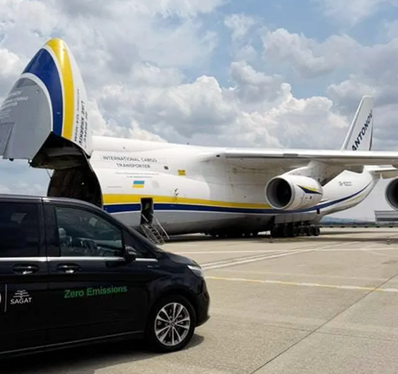 TORINO-CASELLE - A sorpresa in aeroporto è nuovamente atterrato il «Gigante dei cieli»: l'Antonov - FOTO