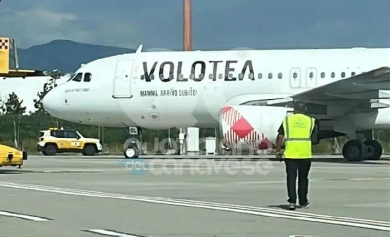 CASELLE - Atterraggio d'emergenza: Guasto al motore di un Airbus 320 diretto a Lione