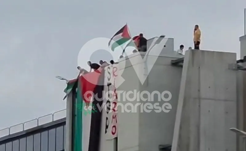 CASELLE - Blitz dei «Pro Pal» e degli antagonisti alla Leonardo: «"Stop al genocidio e al riarmo»
