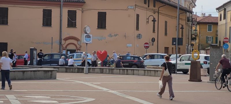 CASELLE - L'ex medico «No Vax» Delicati torna in pubblico: «sit-in» sui nuovi vaccini davanti allo studio medico di via Guibert