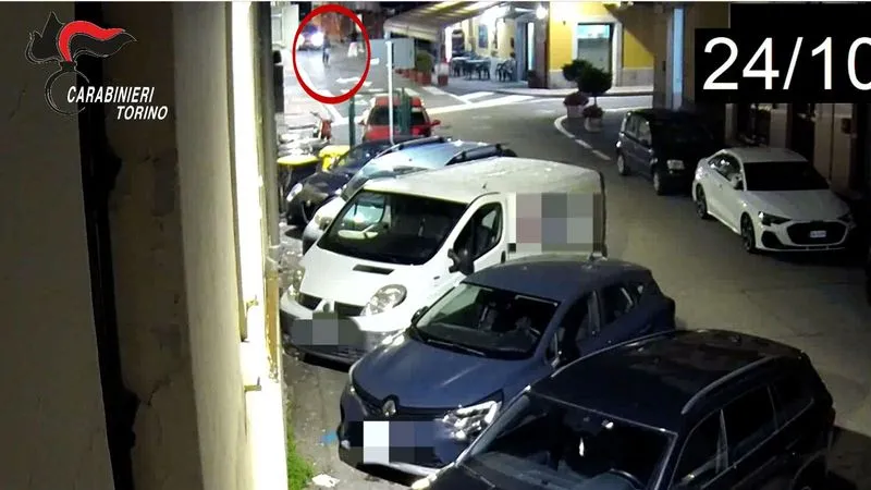 CASELLE - Rubano in un appartamento ma vengono sorpresi dalla proprietaria: ladri arrestati dai carabinieri
