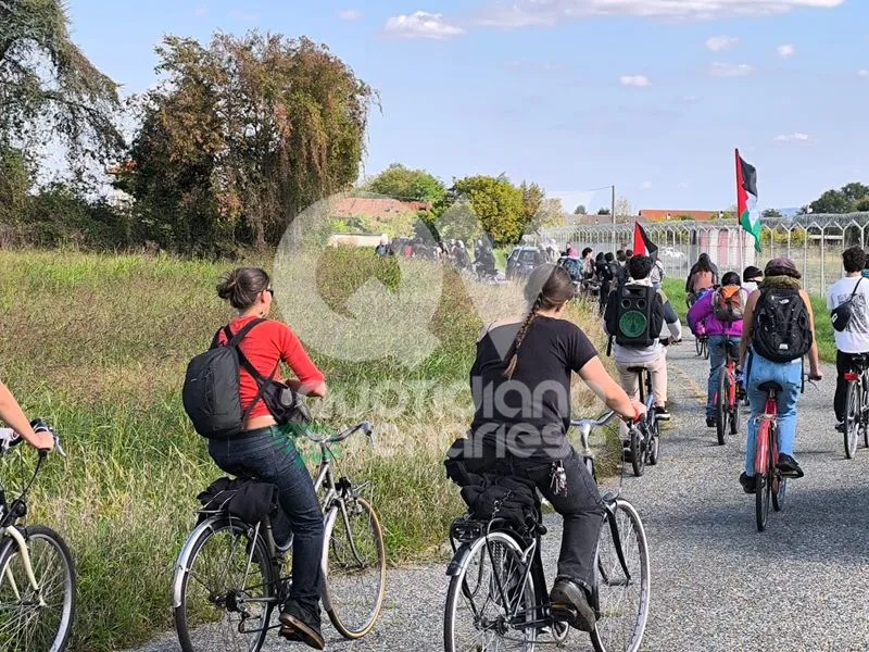 CASELLE - Nuova protesta «Pro Pal»: attivisti entrano in aeroporto - FOTO