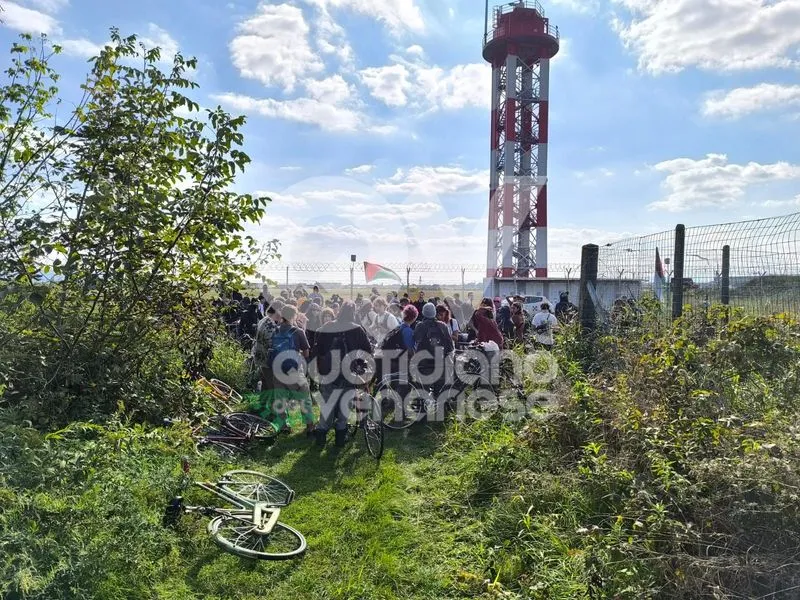 CASELLE - Nuova protesta «Pro Pal»: attivisti entrano in aeroporto - FOTO