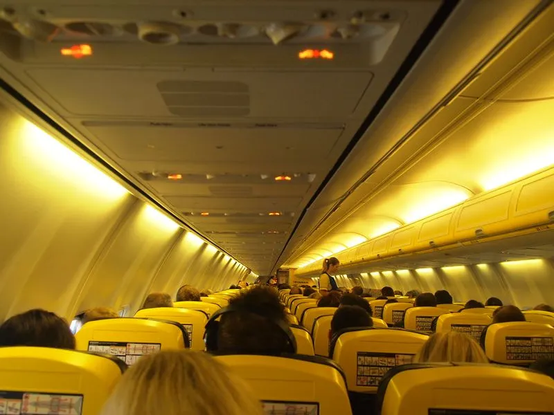 TORINO-CASELLE - Il volo parte con sette ore di ritardo: giudice condanna Ryanair a un risarcimento di 250 euro
