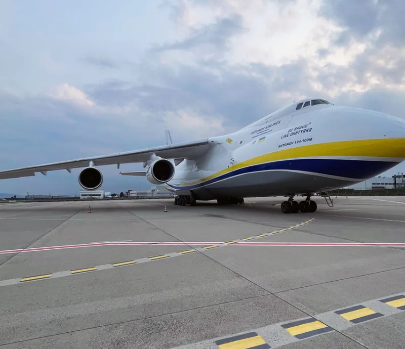 CASELLE - Per la terza volta è atterrato il mitico e magico Antonov - FOTO