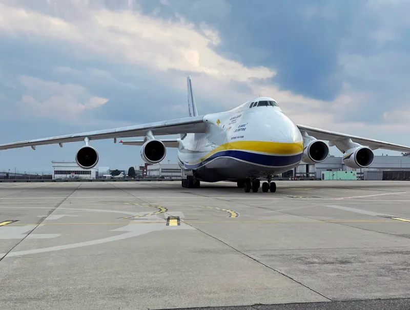 CASELLE - Per la terza volta è atterrato il mitico e magico Antonov - FOTO