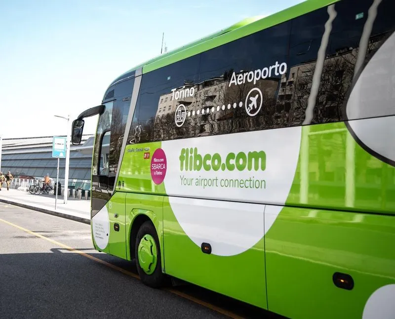TORINO-CASELLE - La denuncia dell'azienda di trasporto «Flibco»: «una sola fermata, viaggiatori penalizzati»