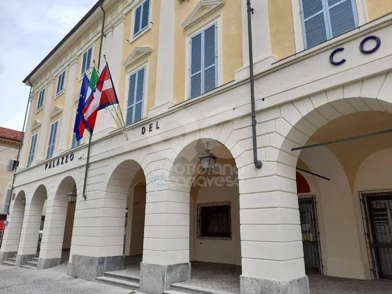 CASTELLAMONTE - Accertamenti sulla tassa rifiuti, «cartelle pazze» e cittadini (giustamente) furenti