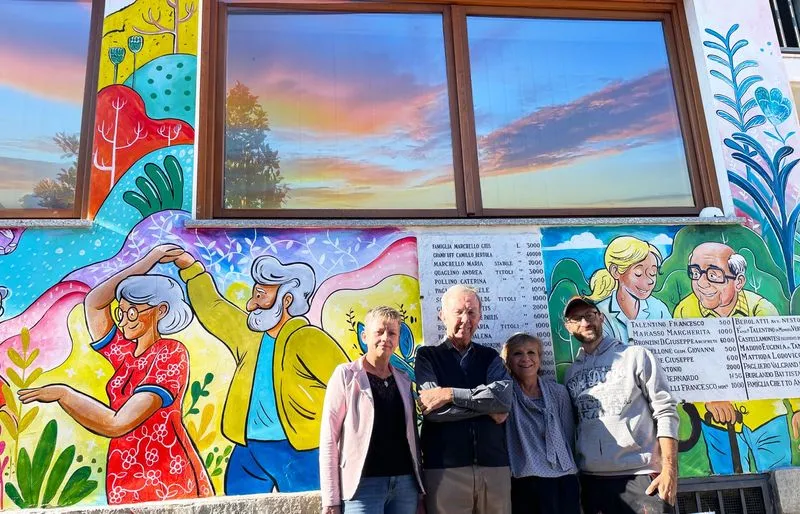 CASTELLAMONTE - I maxi murale di Corrado Bianchetti abbelliscono e colorano il Domenica Romana - FOTO