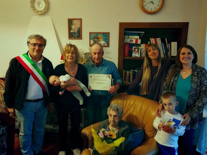CASTELLAMONTE - In festa per i 100 anni di Olga Faletti, memoria storica del territorio