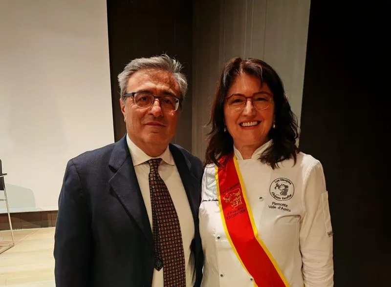 CASTELLAMONTE - Il sindaco Mazza premiato dai discepoli di Escoffier - FOTO