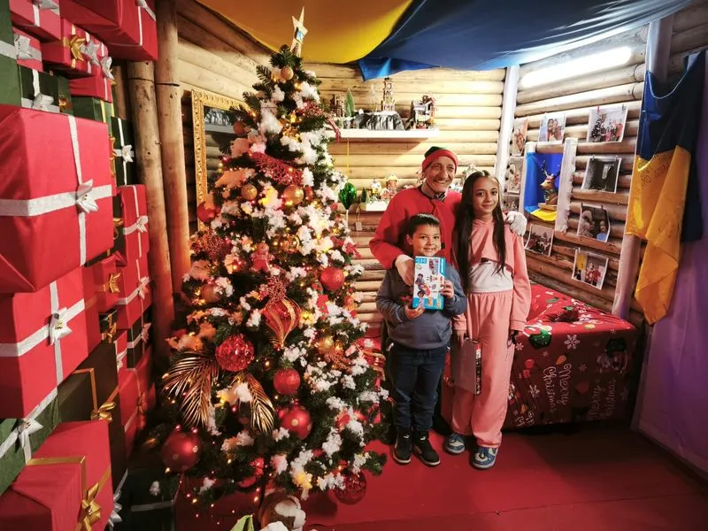 CASTELLAMONTE - Aperto il Consolato onorario di Babbo Natale per regalare un sorriso ai bimbi orfani dell'Ucraina - FOTO