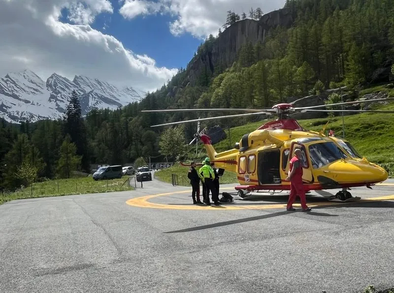 CERESOLE REALE - Scalatore salvato dal soccorso alpino: era rimasto appeso alle corde privo di conoscenza - FOTO