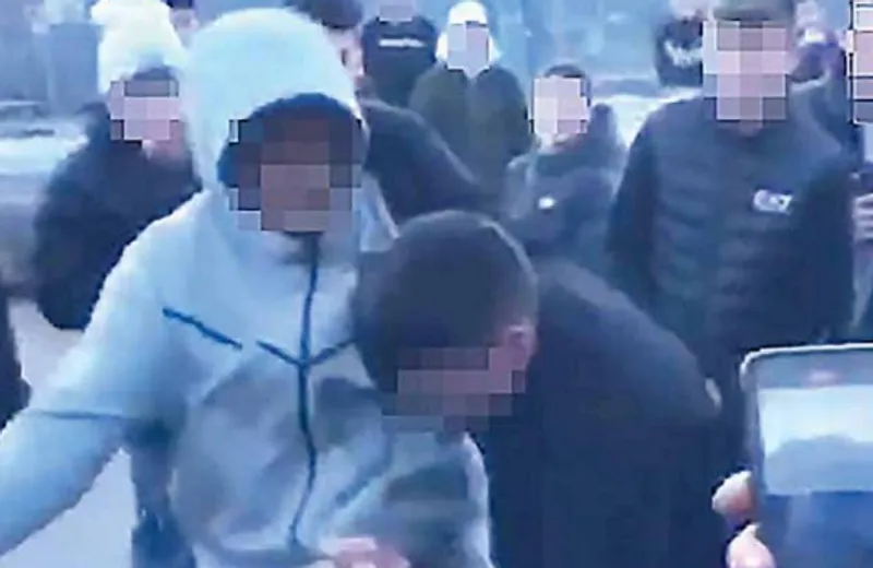 CHIVASSO - Botte davanti alle scuole, le violenze finiscono sui social: allarme «maranza»