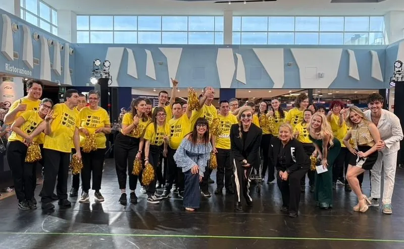 CHIVASSO - I ragazzi di «Sensibilmente Danzando» e «Insieme si può» da Milly Carlucci e Carolyn Smith