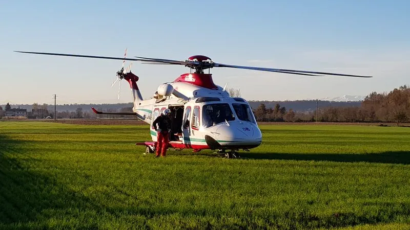 CHIVASSO - Bimbo di tre anni rischia di annegare in piscina: trasportato in elicottero al Regina Margherita