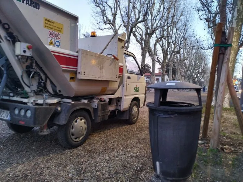 CIRIE' - Rubano le marmitte catalitiche dai mezzi della raccolta rifiuti: ritardi nel servizio