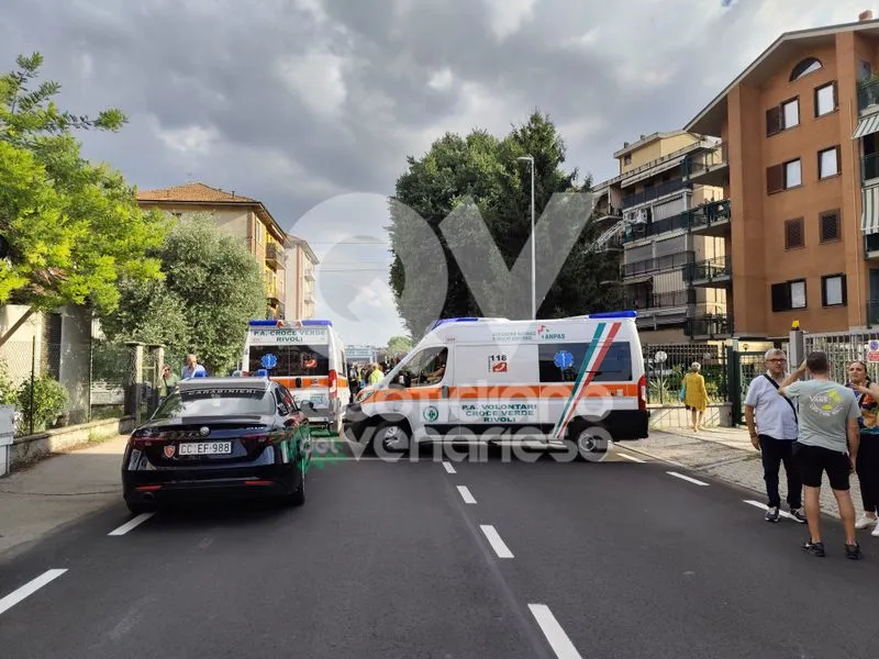 COLLEGNO-SAVONERA - Incendio e forte esplosione in via Villa Cristina: due feriti e dieci appartamenti coinvolti - FOTO
