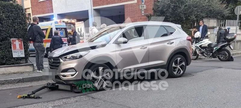INCIDENTE A COLLEGNO - Scontro auto-monopattino: tre feriti