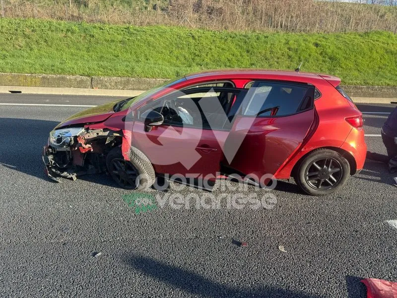 INCIDENTE IN TANGENZIALE A COLLEGNO - Scontro fra otto veicoli: due feriti e code chilometriche - FOTO