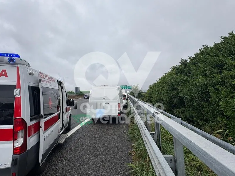 INCIDENTE IN TANGENZIALE A COLLEGNO - Malore alla guida: 60enne in gravissime condizioni - FOTO