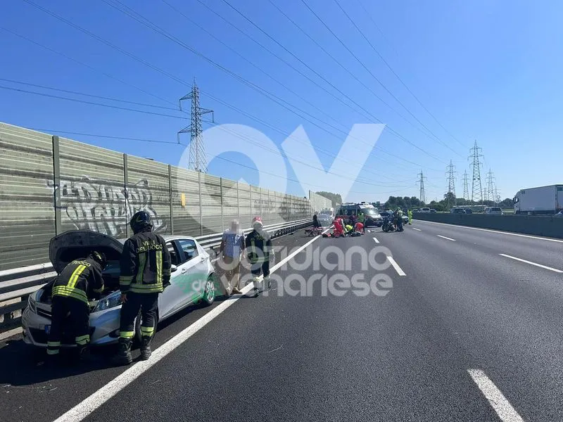 ENNESIMO INCIDENTE IN TANGENZIALE - Auto contro moto all'altezza di Savonera: centauro ferito - FOTO