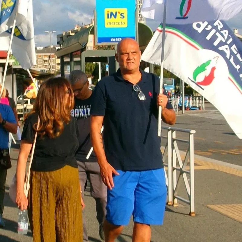 COLLEGNO - Il centrodestra e i cittadini si ritrovano a Fermi: «basta degrado, basta accampamenti abusivi» - FOTO