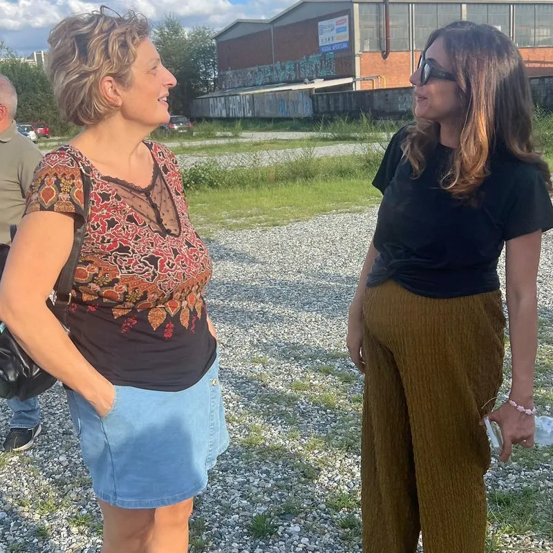 COLLEGNO - Il centrodestra e i cittadini si ritrovano a Fermi: «basta degrado, basta accampamenti abusivi» - FOTO