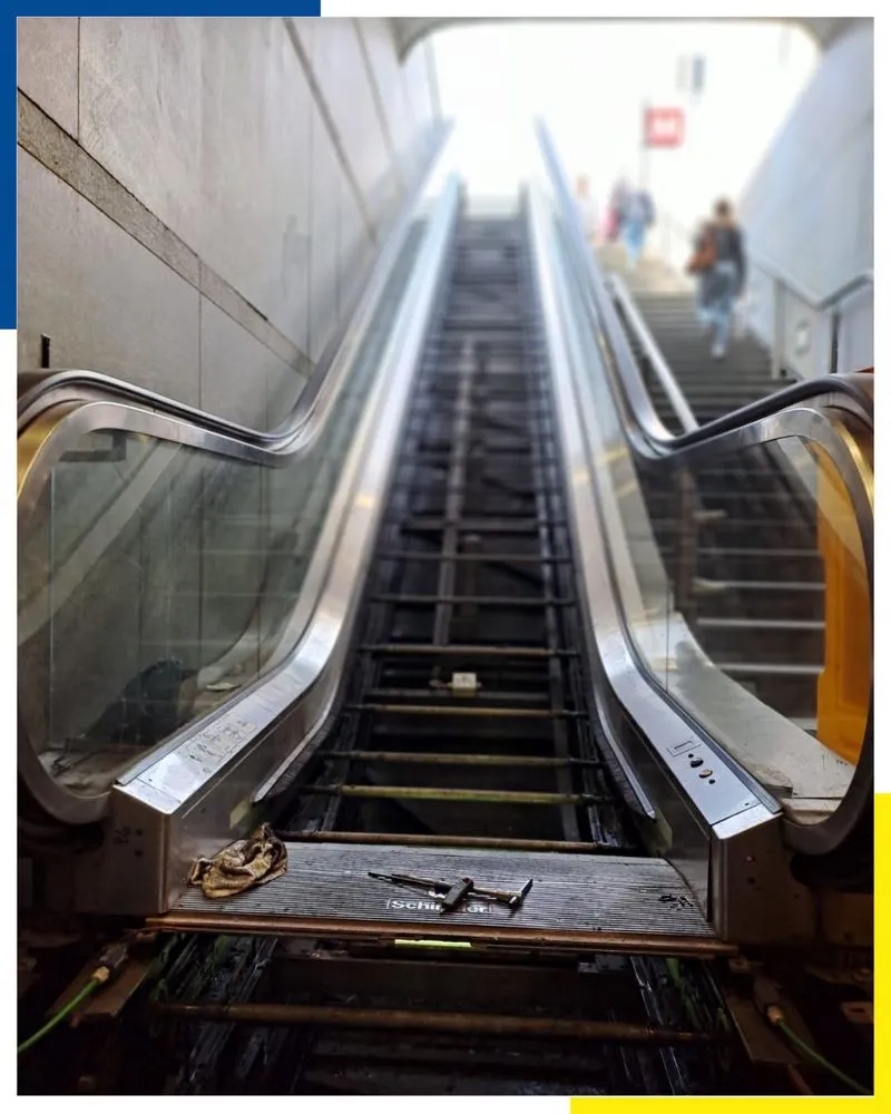 COLLEGNO - Metropolitana: lavori straordinari in corso sulle scale mobili della stazione di «Fermi» - FOTO.