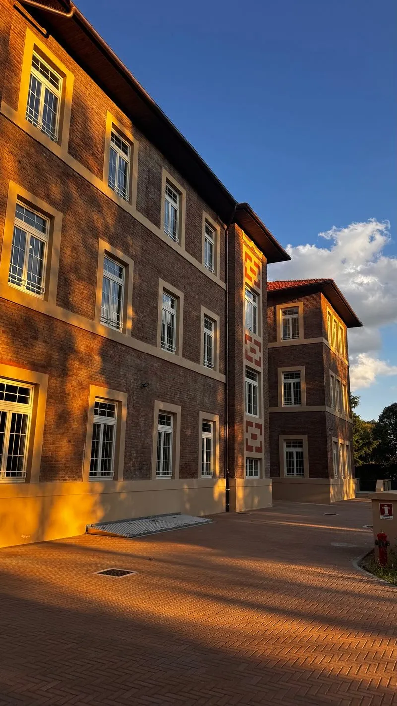 COLLEGNO - Dopo gli atti vandalici, la nuova ala del Curie-Levi a «Villa 6» è realtà - FOTO