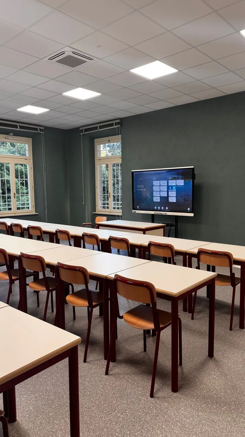 COLLEGNO - Dopo gli atti vandalici, la nuova ala del Curie-Levi a «Villa 6» è realtà - FOTO