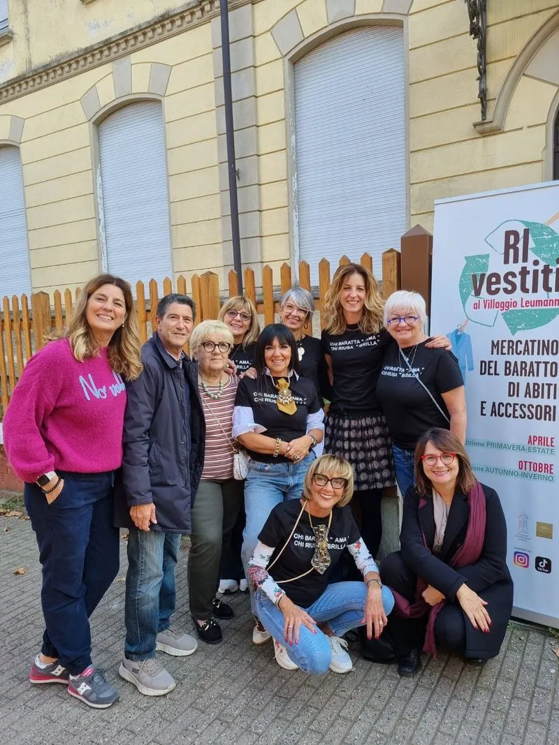 COLLEGNO - Il successo di «RI-vestiti»: oltre mille capi donati per dare loro nuova vita - FOTO