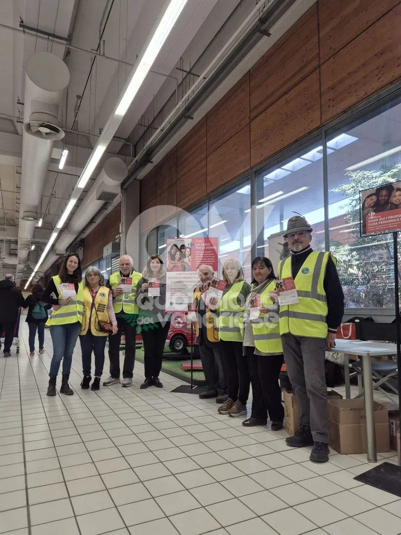 COLLEGNO - Successo per la raccolta di beneficenza «Un gesto per le donne» a cura dei Lions - FOTO