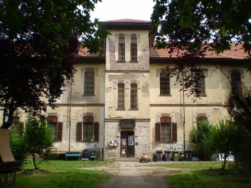COLLEGNO - Sopralluogo al centro sociale abusivo nel Parco Dalla Chiesa. La Lega: «Ora sgombero definitivo»