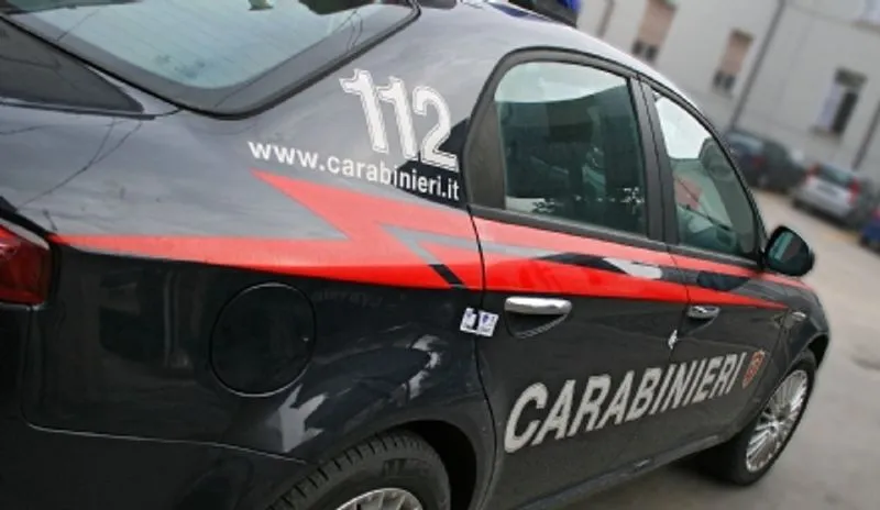 PAURA A COLLEGNO - Tenta di gettarsi dal ponte ferroviario: uomo salvato dai Carabinieri