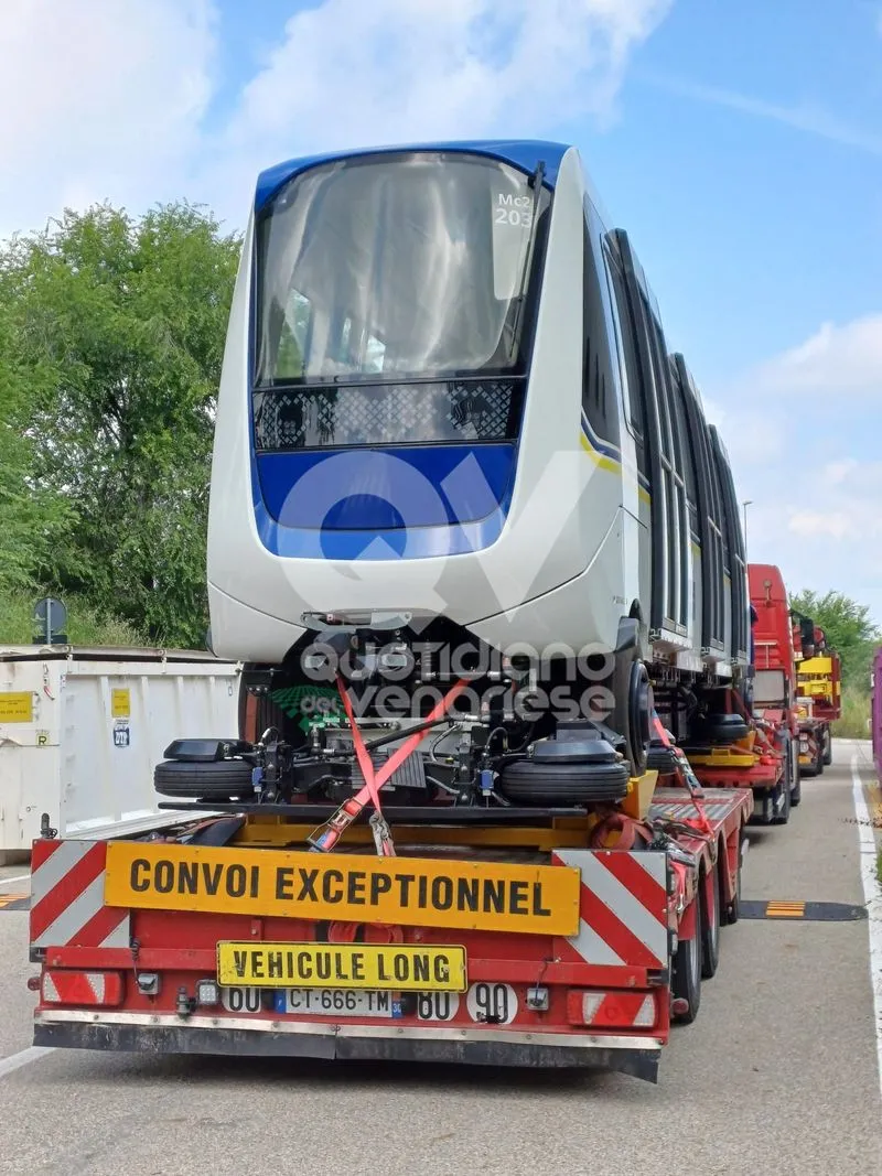 TORINO-COLLEGNO - Arrivato il primo «Boa», gli innovativi treni della nuova Metropolitana 1 - FOTO