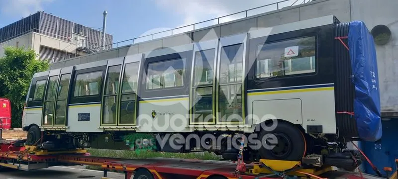 TORINO-COLLEGNO - Arrivato il primo «Boa», gli innovativi treni della nuova Metropolitana 1 - FOTO