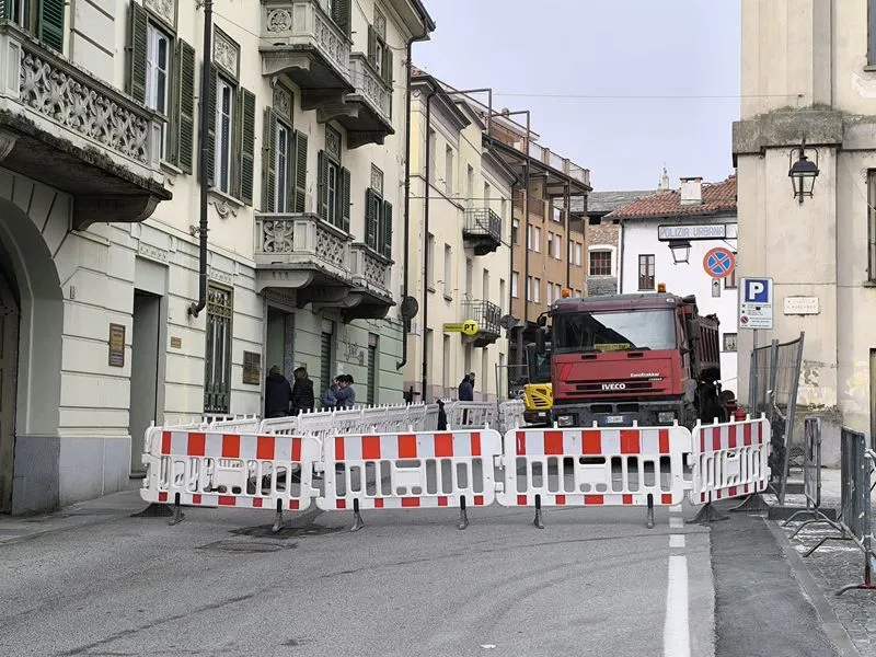 CUORGNE' - Centro storico, al via i lavori in via Milite Ignoto: dureranno sei settimane