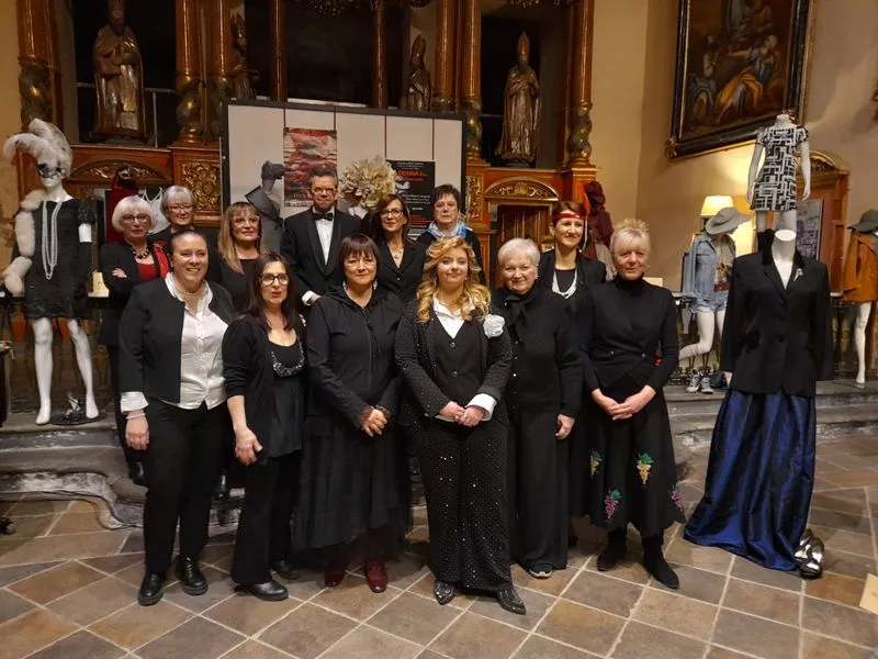 CUORGNE' - Un successo la mostra «La donna è… nell’ultimo secolo» - FOTO