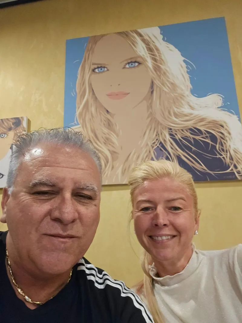 DRUENTO - Dopo 35 anni chiude il «Cafè Brunelleschi»: il saluto di Marco Tota e Mihaela Gabor - FOTO