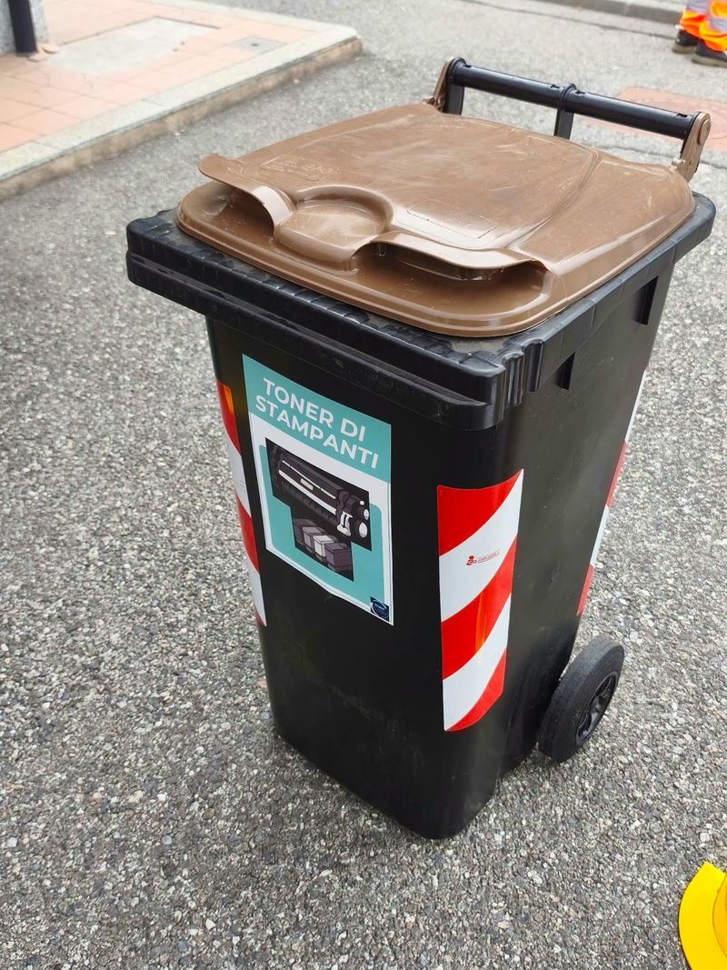 DRUENTO - Al mercato di corso Brero parte la raccolta dei Raee, i rifiuti di apparecchiature elettriche ed elettroniche