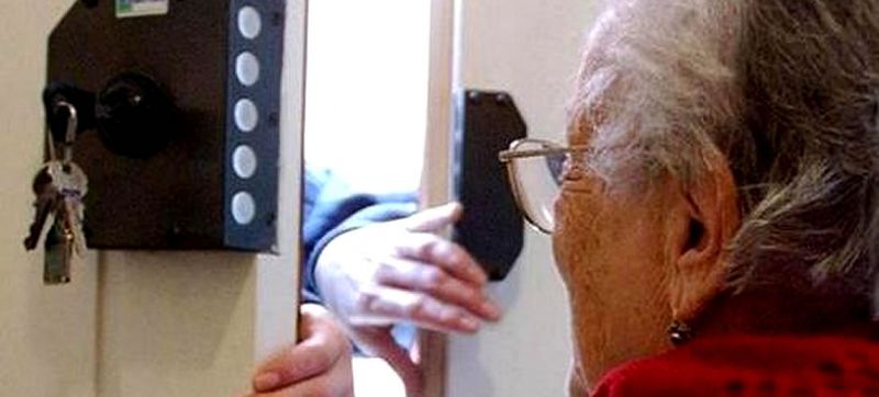 DRUENTO - Si spacciano per incaricati della parrocchia e suonano ai campanelli: «nessuna persona è autorizzata»