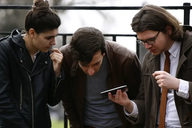 Il bar del mattino e la filosofia del vivavoce