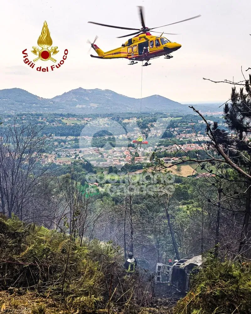 INCIDENTE A LANZO - Auto finisce nella scarpata e s'incendia: 71enne di FIANO in gravi condizioni - FOTO