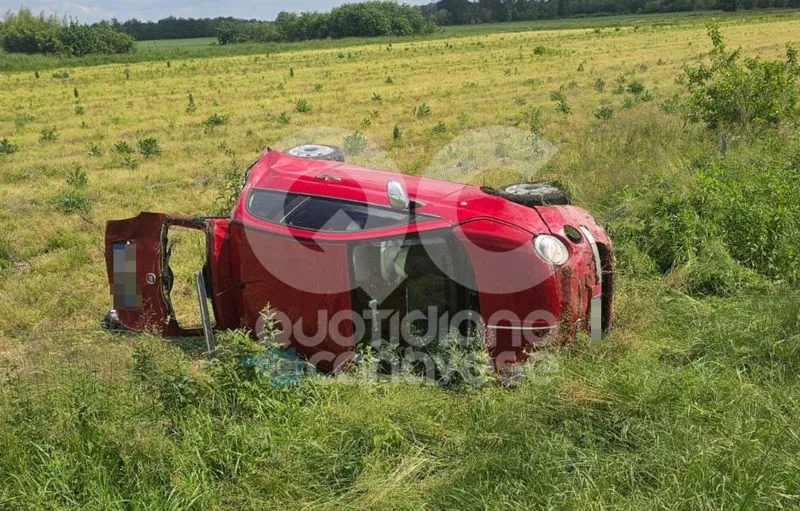 UN ALTRO INCIDENTE SULL'AUTOSTRADA - Una 500 finisce ribaltata tra San Giorgio Canavese e Volpiano - FOTO