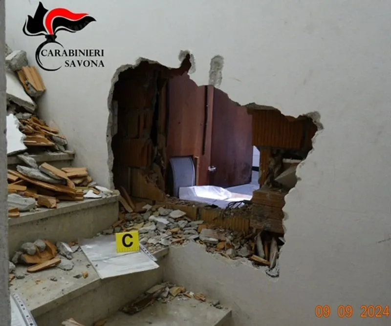 GRUGLIASCO - Provano il colpo nella banca di Varazze e vengono arrestati - FOTO E VIDEO